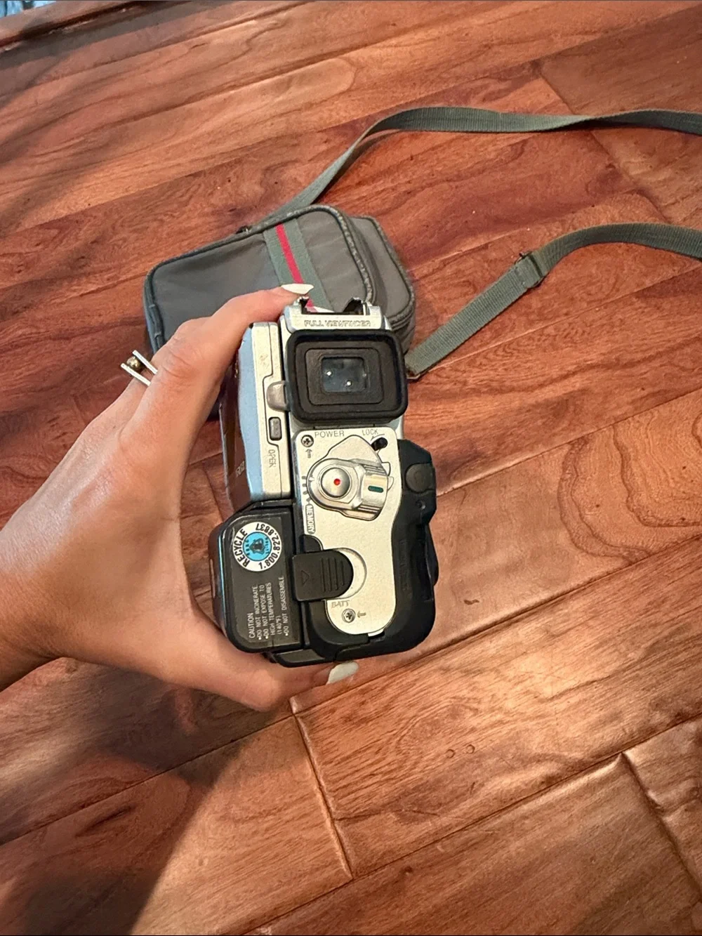 2002 Sony DCR-PC101 MiniDV Handy-Cam Digital Camcorder